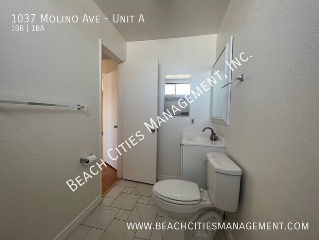 Building Photo - 1037 Molino Ave