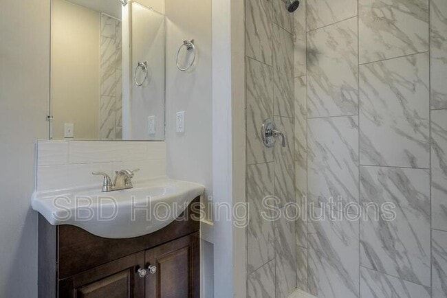 Building Photo - 9404 E 80 Terrace