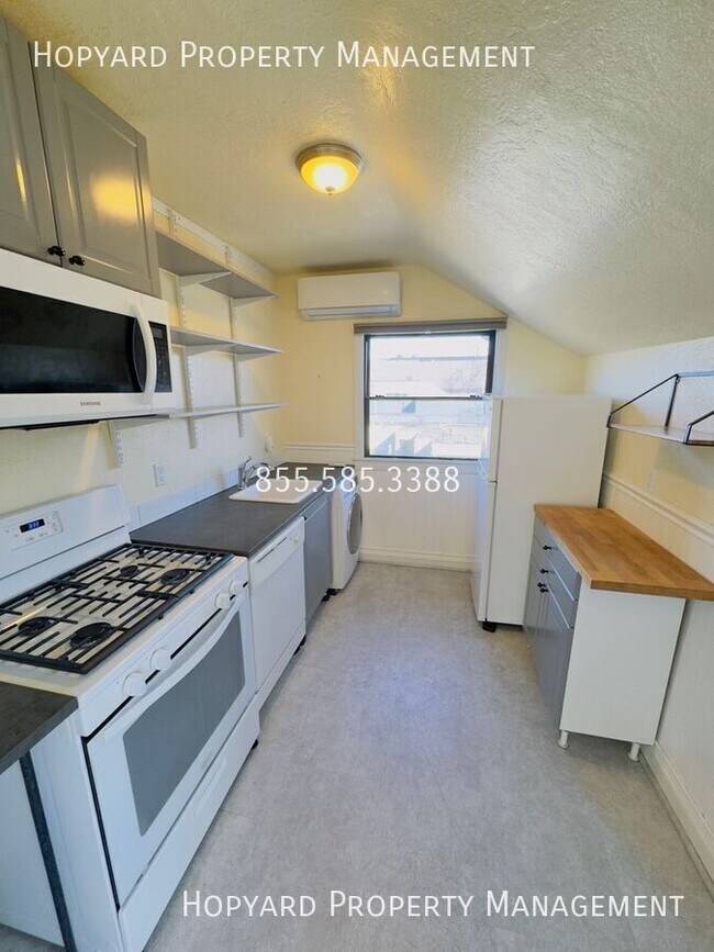 Building Photo - 828 Fifth Ave-