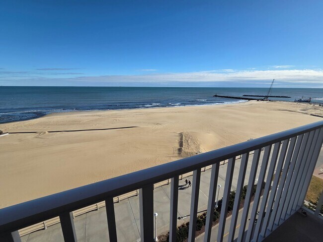 Building Photo - DOLPHIN RUN CONDOMINIUM