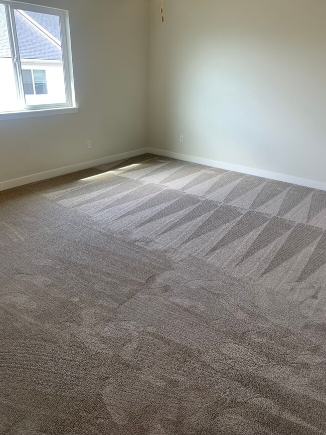 Building Photo - 6 Brand New Townhomes