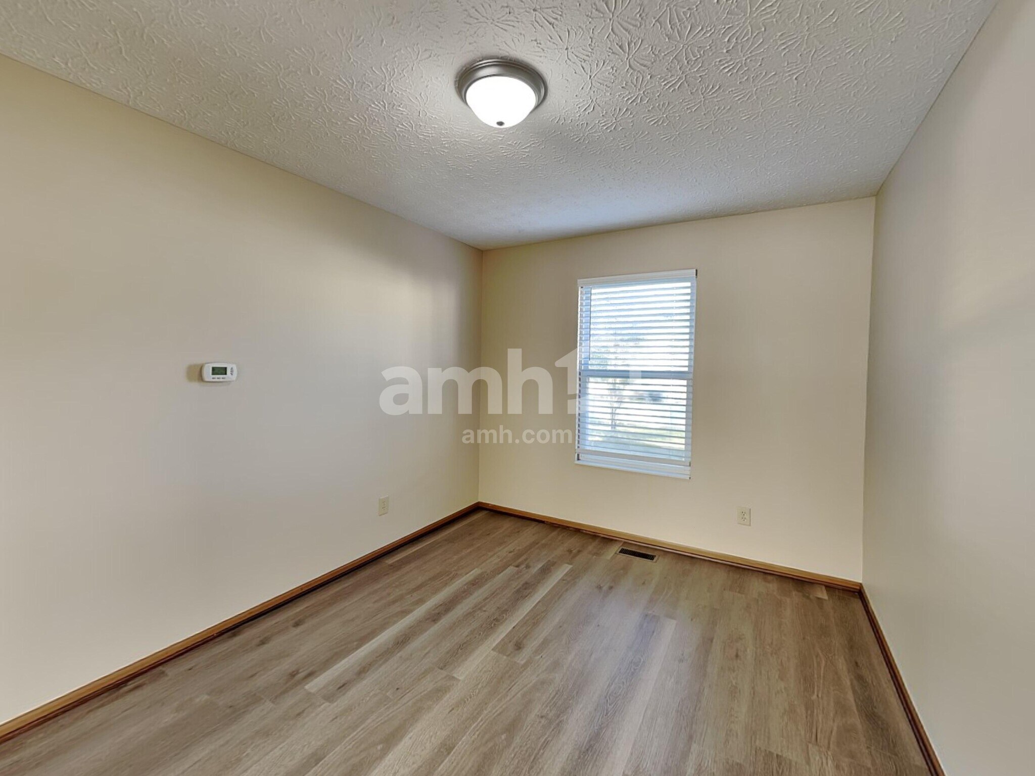 Building Photo - 8558 Rodebaugh Rd