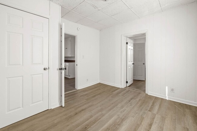 Building Photo - 107 S 9th Ave