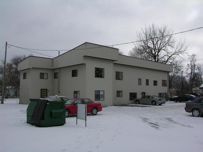 Building Photo - 1017-1021 E Broadway St