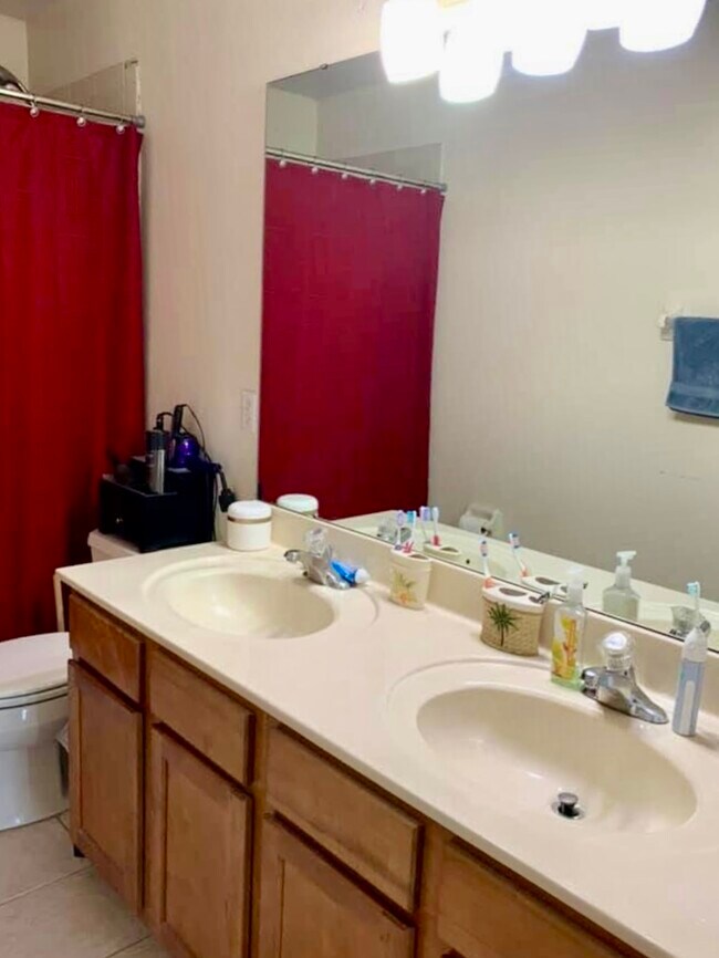 Building Photo - 10043 Moorshire Cir