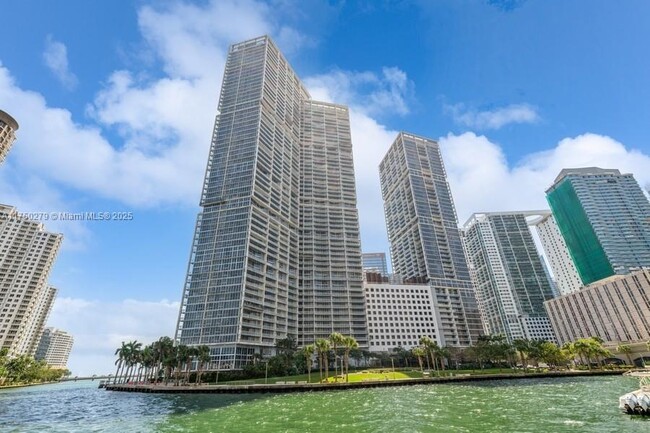 Building Photo - 485 Brickell Ave