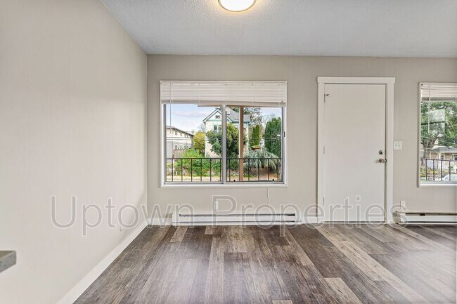 Building Photo - 4127 SE 28th Ave