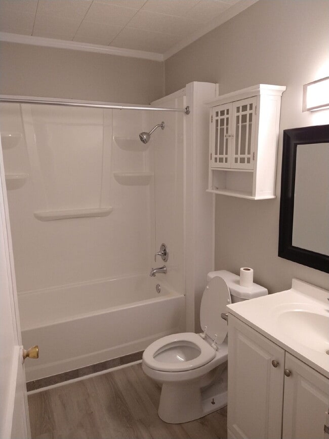 Building Photo - 19 Theresa Dr