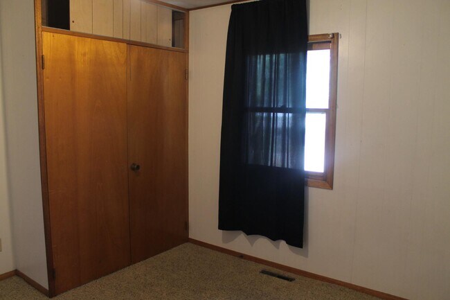 Building Photo - 1011 Lincoln St