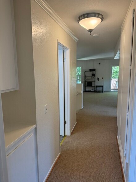 Building Photo - 319 Pacific Oaks Rd