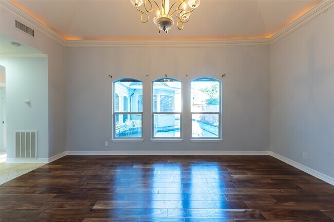 Building Photo - 810 Ivy Wall Dr