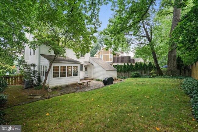 Building Photo - 5208 Glenwood Rd
