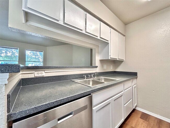 Building Photo - 7111 US-290