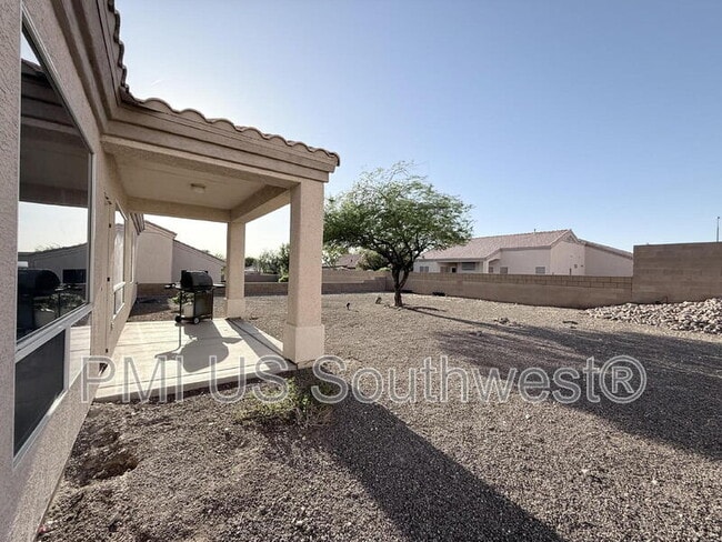 Building Photo - 2657 Edgewater Dr