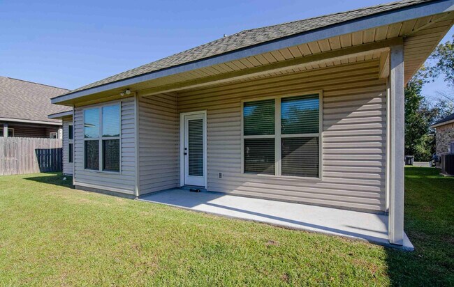 Building Photo - 7324 Kenilworth Crossing Ave