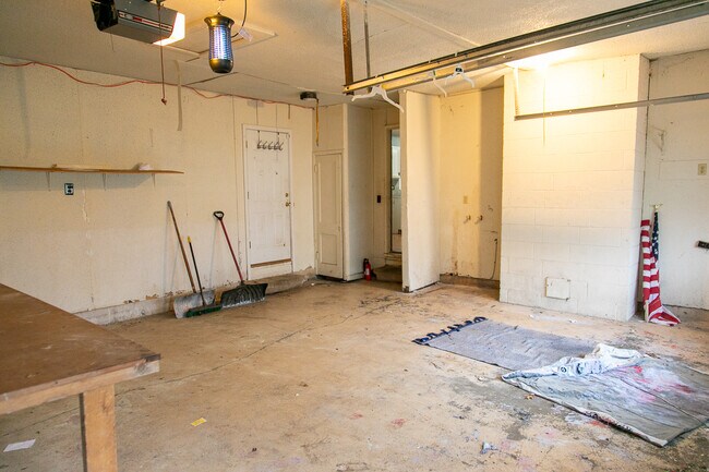 Building Photo - 9709 Bennington Ave