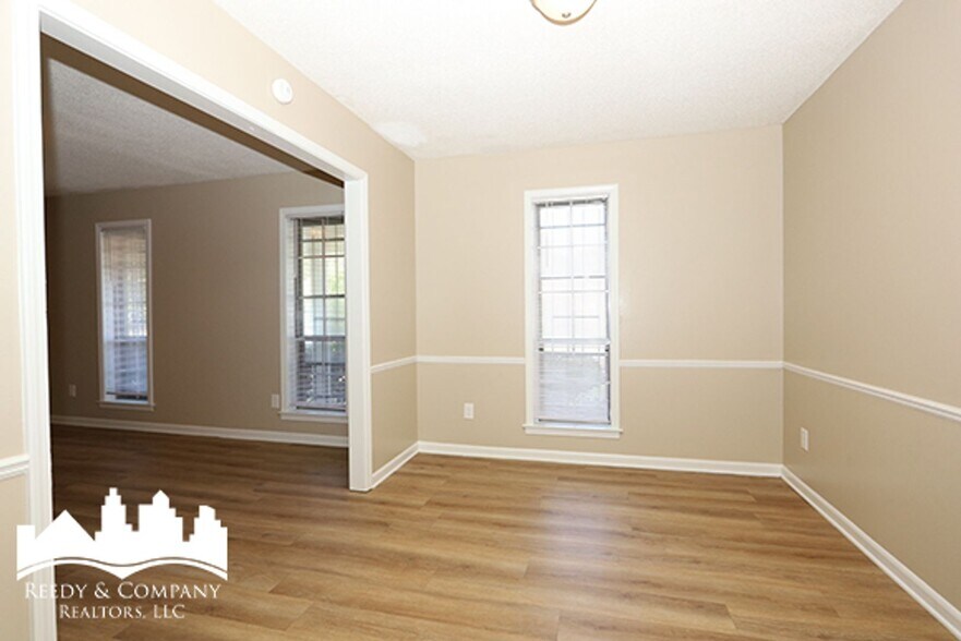 Building Photo - 3054 Pine Allee Cove