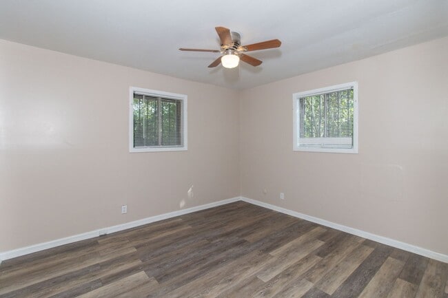 Building Photo - Total Electric! 3BR/1BA