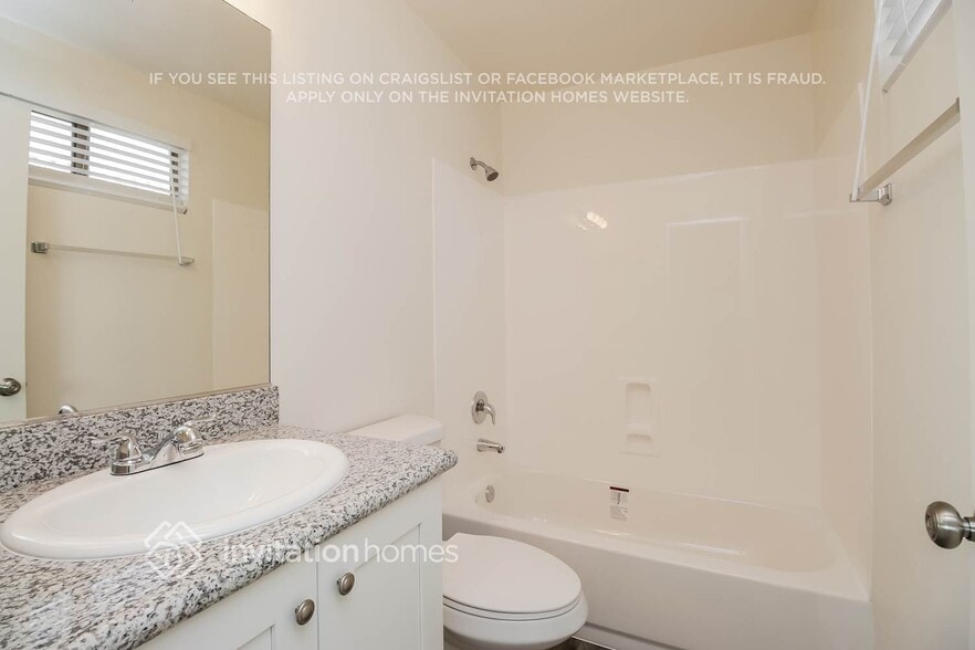 Building Photo - 15725 W Smokey Dr