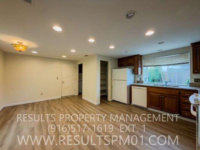 Building Photo - Beautifully Renovated 3 Bedroom Available Now