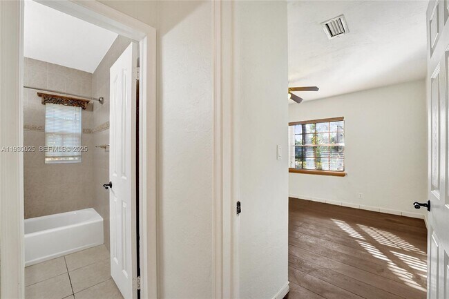 Building Photo - 2611 Roosevelt St