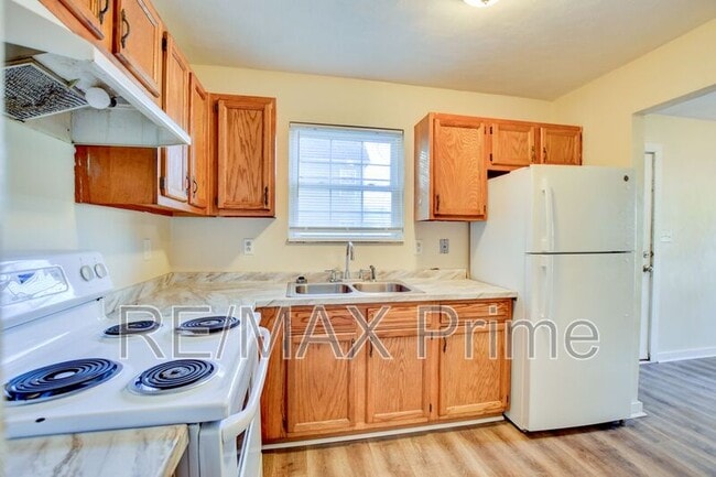 Building Photo - 409 Hunter St