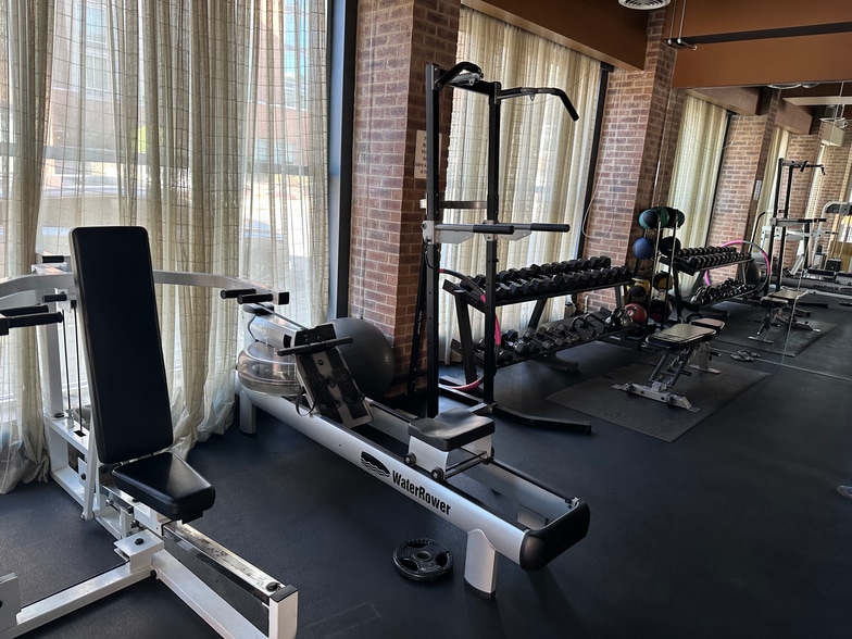 Building Photo - 2020 5th Ave S