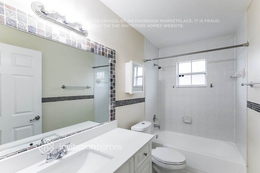 Building Photo - 17111 SW 153rd Pl
