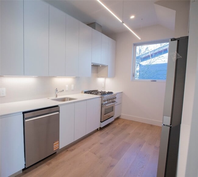 Building Photo - 3512 Mt Vernon St