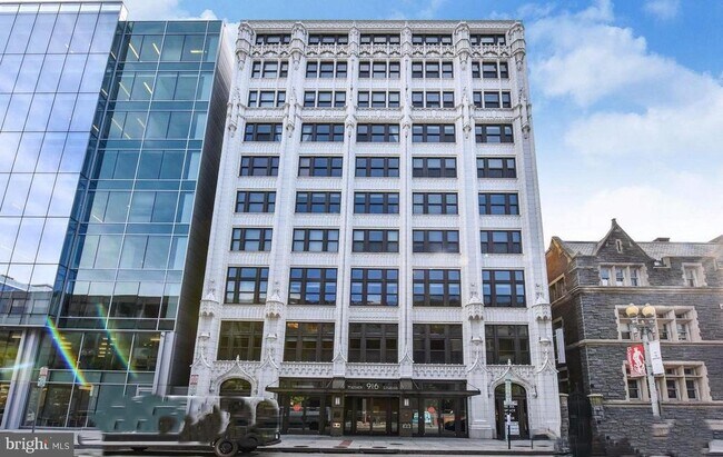 Building Photo - 916 G St NW