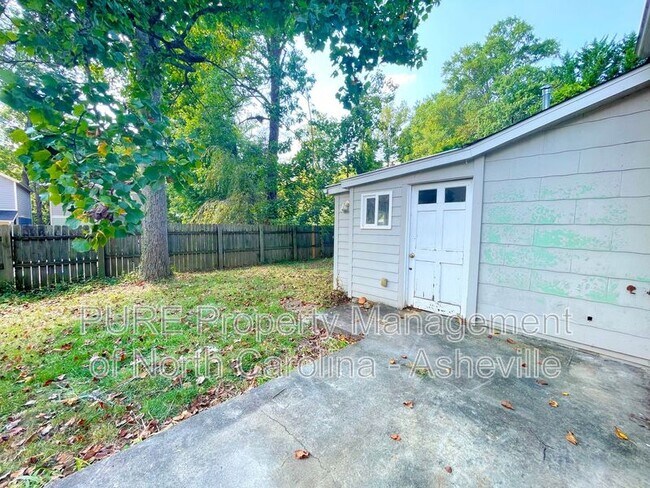 Building Photo - 127 Aurora Dr