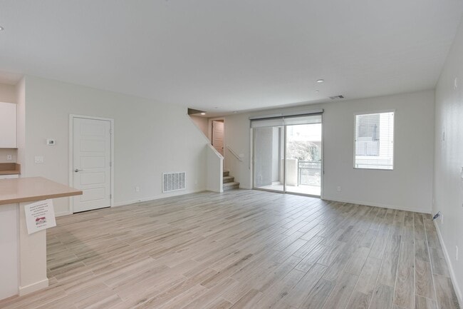 Building Photo - EXCEPTIONAL 2 BEDROOM HOME IN 89135