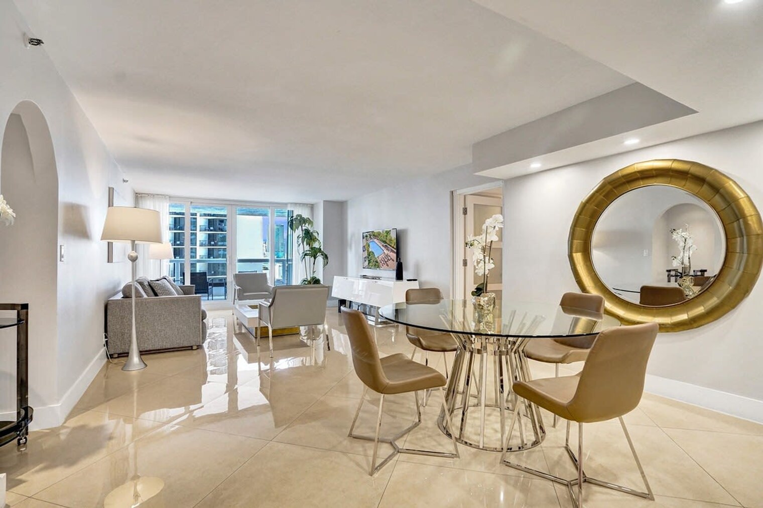 Building Photo - 1717 N Bayshore Dr