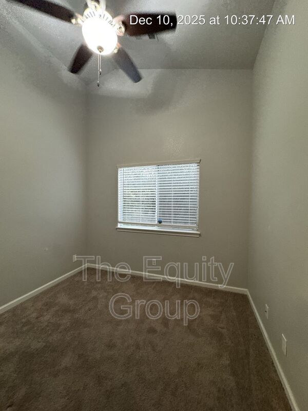 Building Photo - 819 S Pinkham St