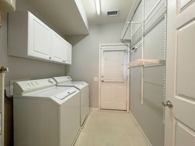 Building Photo - 2947 Castleberry Ct