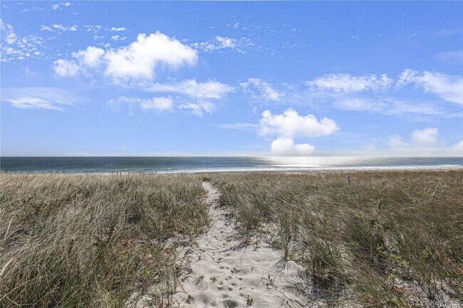 Building Photo - 771 Dune Rd