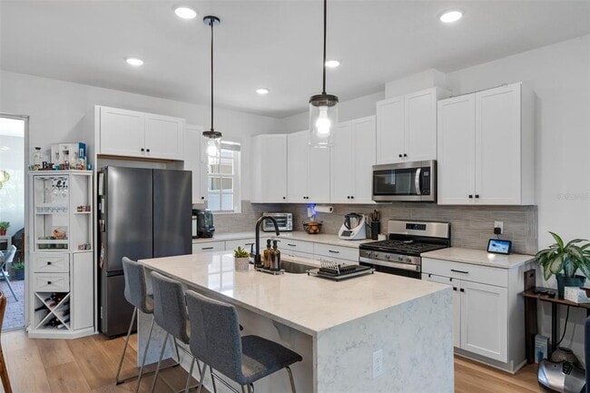 Building Photo - 1859 Is Vlg Wy