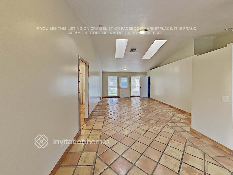 Building Photo - 6229 Ungerer St