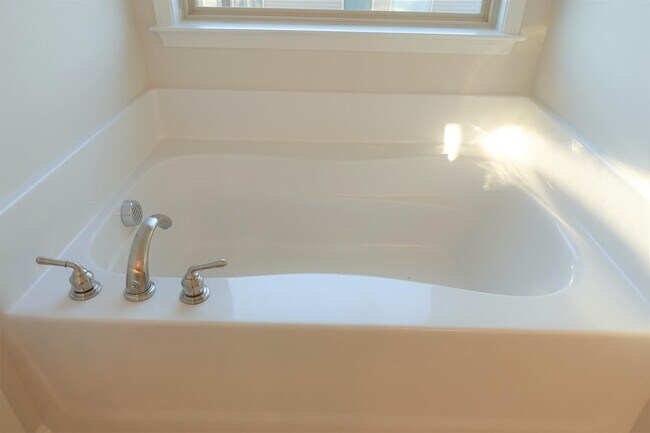 Building Photo - 2731 Millhone Dr