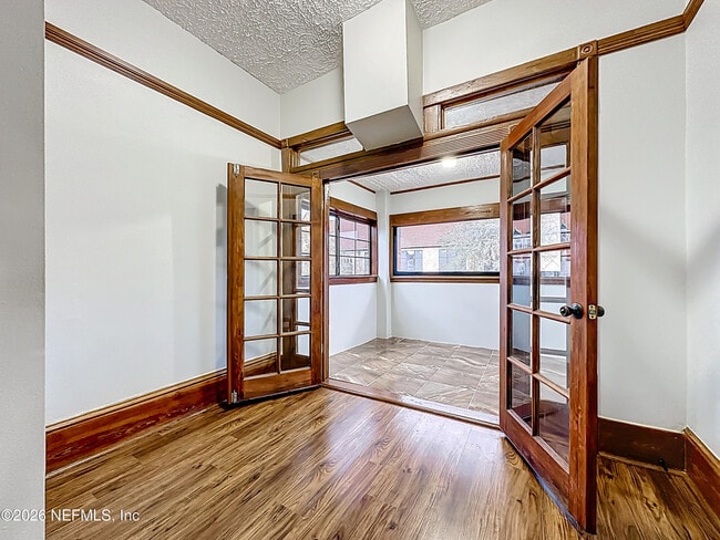 Building Photo - 138 E Duval St