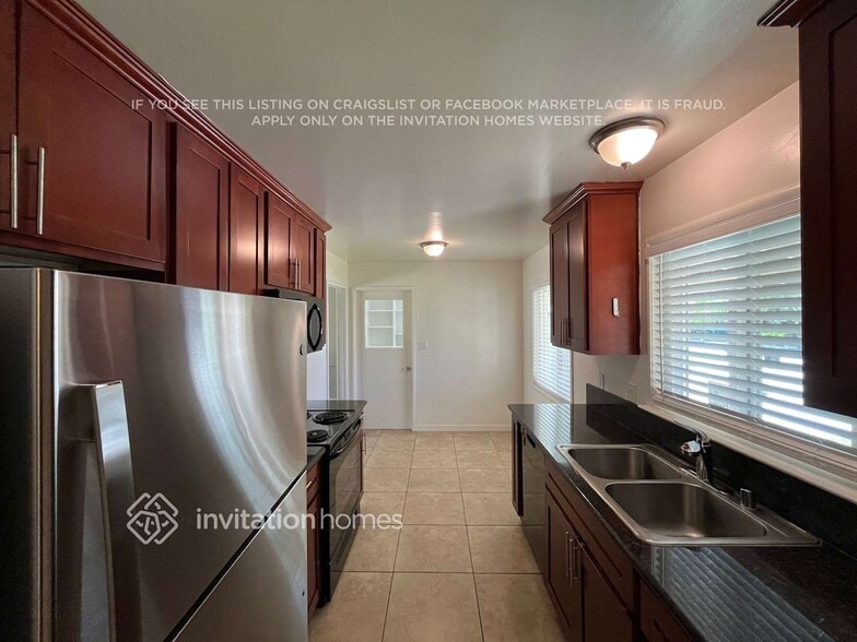 Building Photo - 3230 Wright St