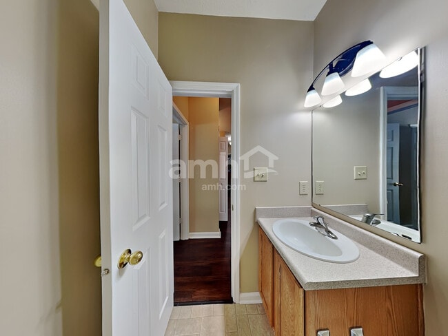 Building Photo - 8060 Chesterhill Way