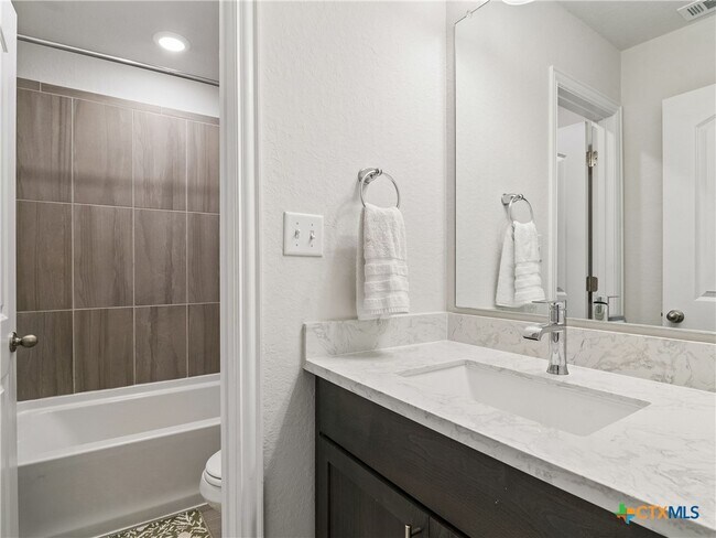 Building Photo - 890 Casetta Trl