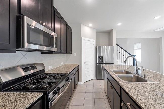 Building Photo - 7138 Clearwater Cv Dr