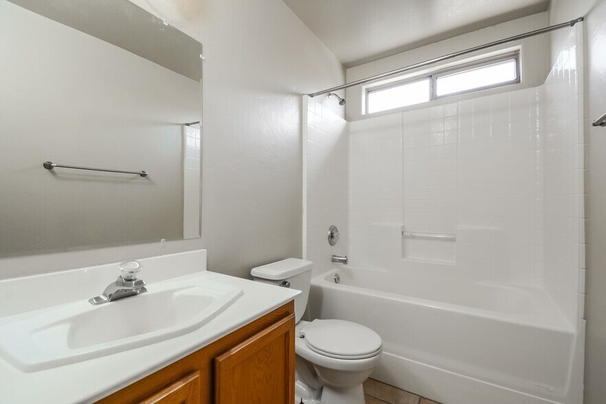 Building Photo - 8506 N Sayante Way