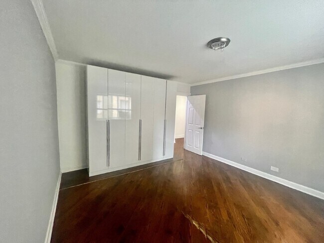 Building Photo - 7306 N Winchester Ave