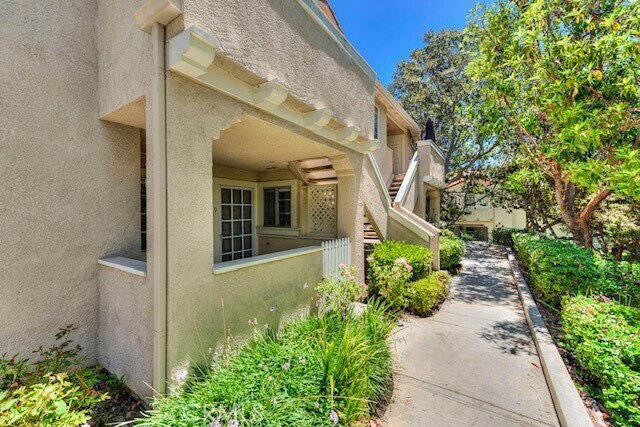 Building Photo - 9 Gaviota