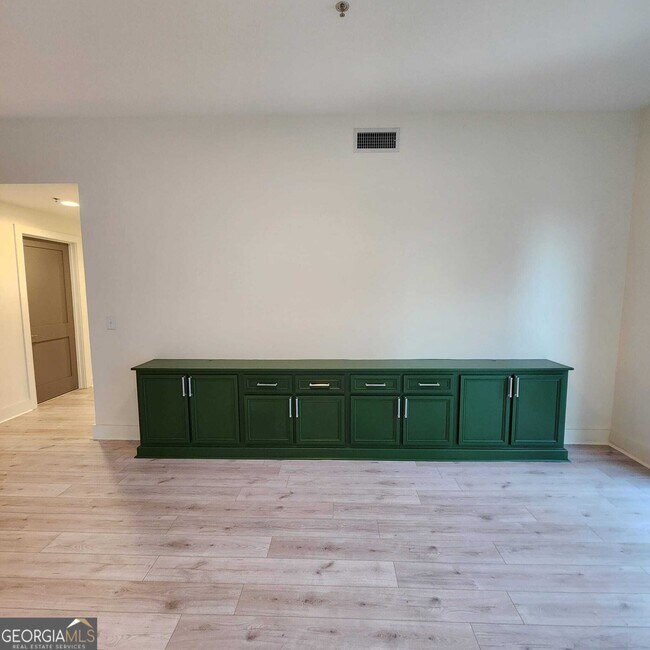 Building Photo - 1100 Howell Mill Rd NW