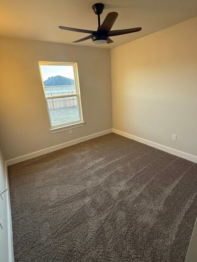 Building Photo - 275 Waterloo Dr