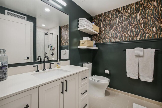 Building Photo - Fabulous 1 Bed/1 Bath condo at The Avidian in Navy Yard!